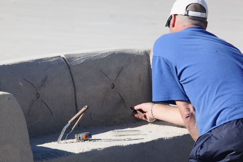 sand couch sculptor